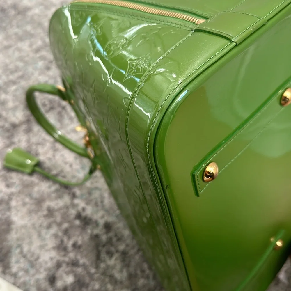 Louis Vuitton Alma GM - Limited Edition Vert Tonic Monogram Vernis - Picture 7 of 17